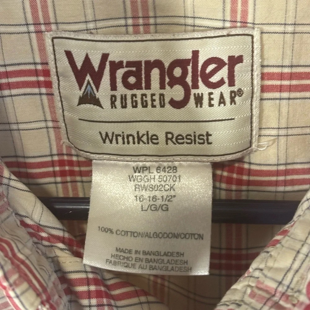 Wrangler‎ Rugged Wear Medium Short Sleeve Button Down size Large